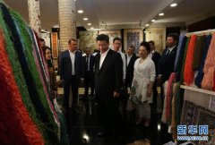 习近平彭丽媛参观“丝路活化石”布哈拉古城