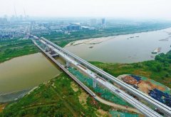 城际铁路西安机场线项目渭河特大桥贯通