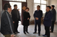 兴平法院：慰问困难群众 传递温暖关怀