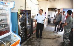 巧家法院院长刘松深入灾区挂钩村调研