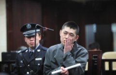 群主发红包被嫌钱少引骂战 带刀赴约扎死人