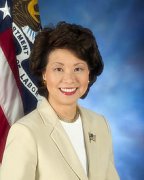 特朗普将提名赵小兰为美国交通部部长