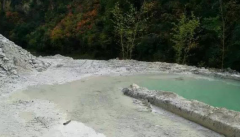 水源被污染 村民得癌病 是谁给我们带来的灾难？